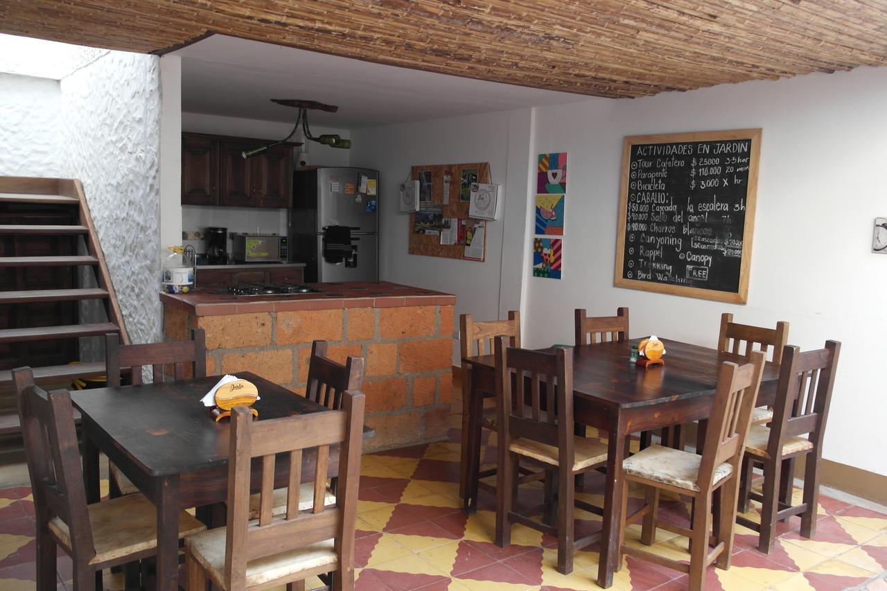 Sergeant Pepper'S Hostel Jardín Kültér fotó